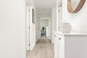 Departamento | Área de sala de estar | Televisión de 37 pulgadas con canales por cable y Netflix 