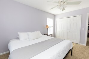 5 bedrooms, desk, iron/ironing board, free WiFi - 5 Bedroom Beach House in Old Homestead (Huron)