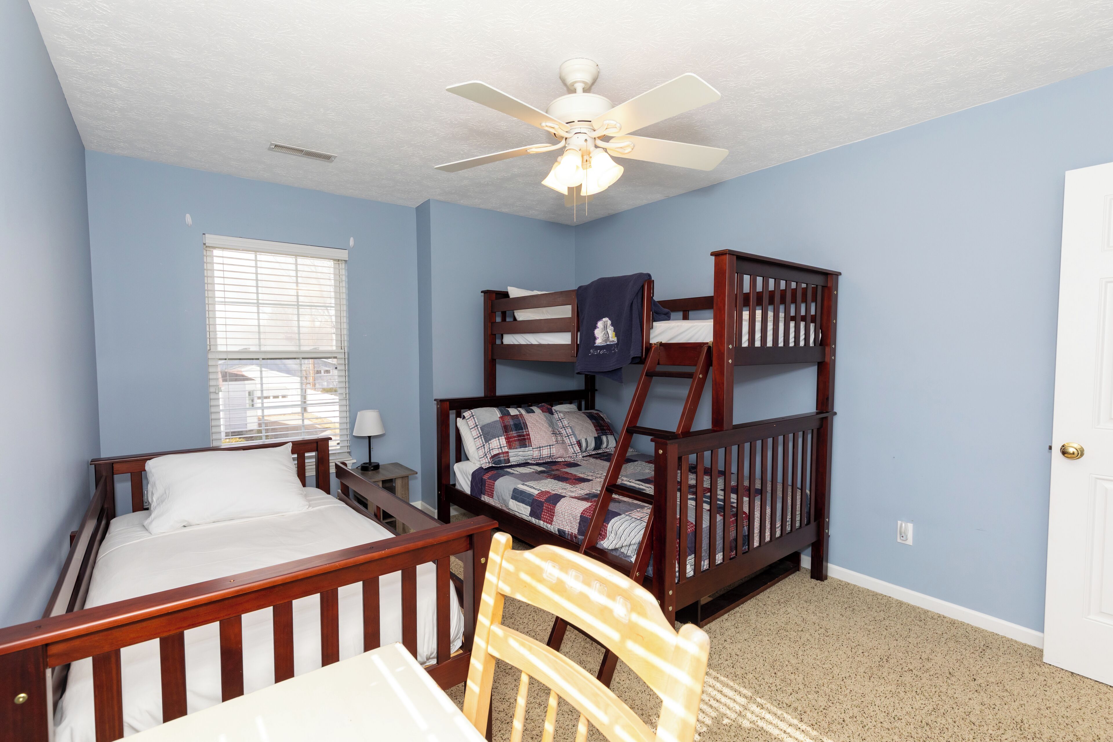5 bedrooms, desk, iron/ironing board, free WiFi