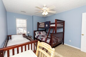 5 bedrooms, desk, iron/ironing board, free WiFi