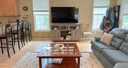 5 Bedroom Beach House in Old Homestead