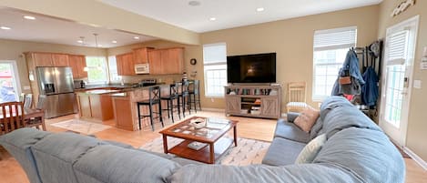 Smart TV, fireplace