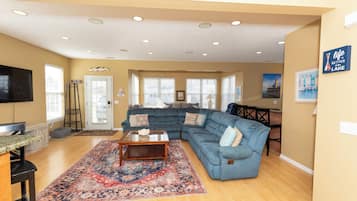 Smart-TV, Kamin, BĂŒcher