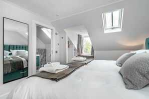 4 bedrooms, internet, bed sheets