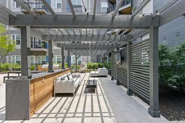 Terrace/patio - CozySuites Spacious 1BR Near Whole Foods (Indianapolis)