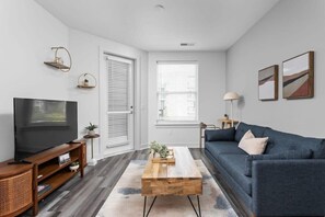 TV, offices - CozySuites Spacious 1BR Near Whole Foods (Indianapolis)