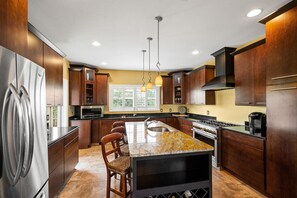 Fridge, microwave, coffee/tea maker, toaster
