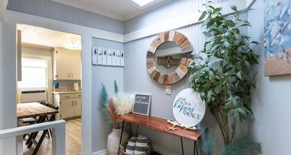 Capitola Village Bungalow - 2 Blocks from the Sand