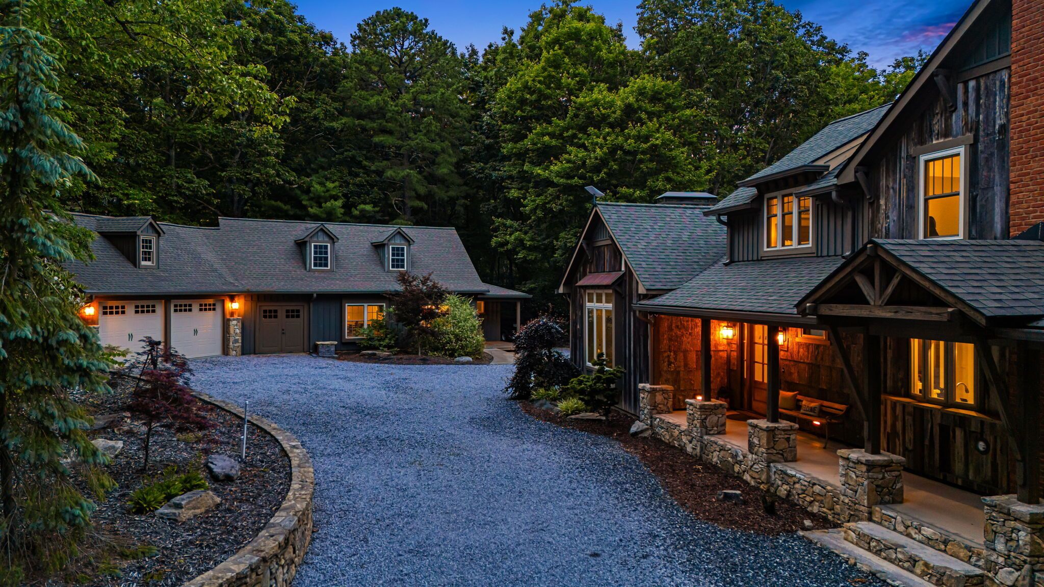 المنشأة من الخارج