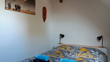 3 bedrooms, iron/ironing board, travel crib, free WiFi