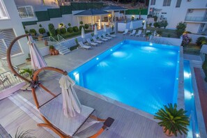 Piscina externa sazonal