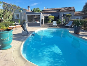 Outdoor pool - La Cabane de mes Rêves (Rousson)