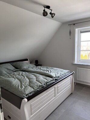 2 makuuhuonetta, vauvan matkasänky, ilmainen Wi-Fi, vuodevaatteet