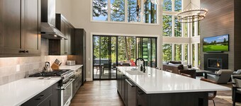 Suncadia's #1 7BR Luxury Retreat! 4 En-Suites! Premium Amenities*Hot Tub*