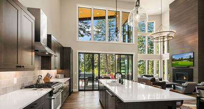 Suncadia's #1 7BR Luxury Retreat! 4 En-Suites! Premium Amenities*Hot Tub*