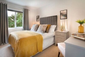 3 bedrooms, iron/ironing board, travel cot, free WiFi