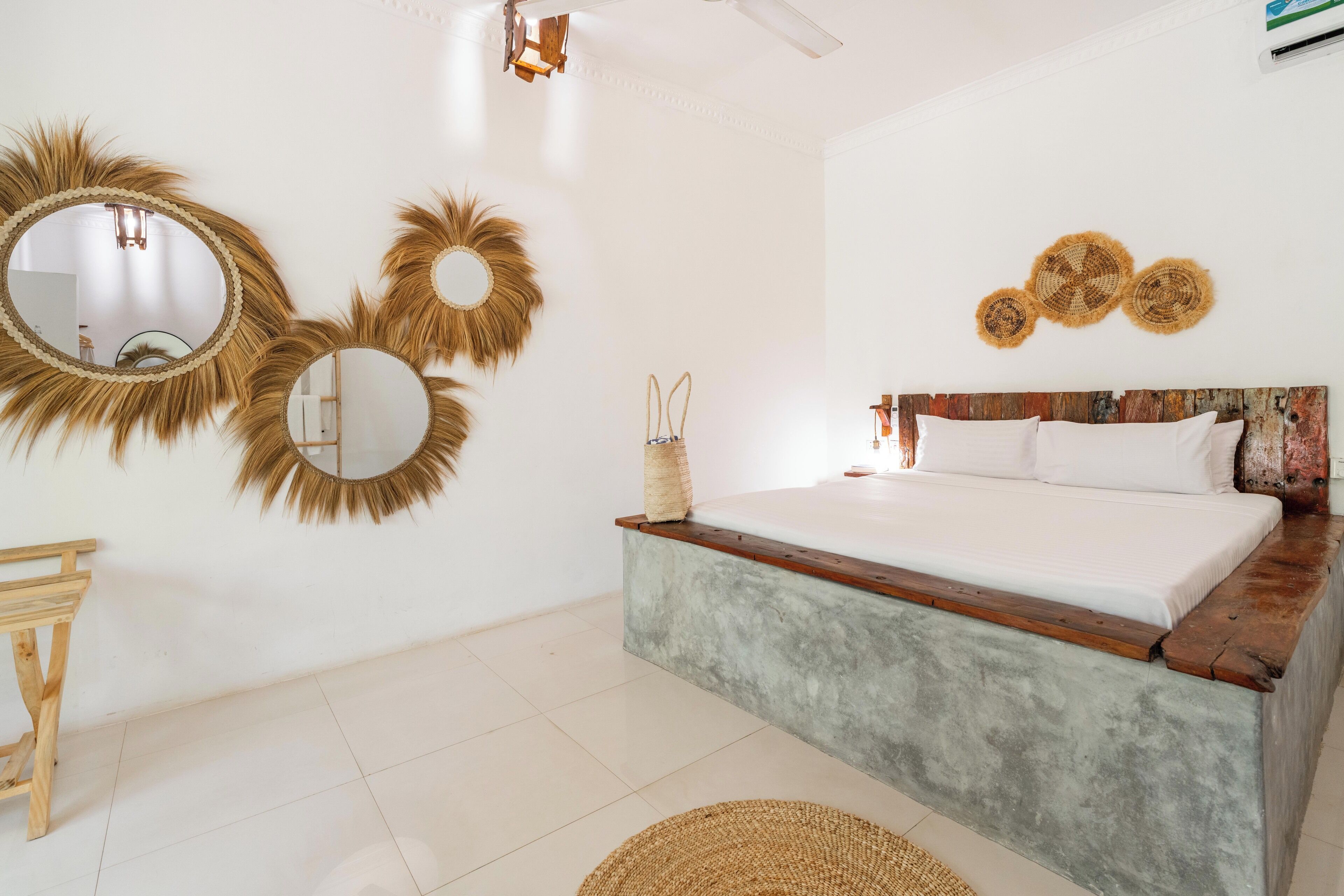 Deluxe-dobbeltværelse | Pengeskab på værelset, mørklægningsgardiner, gratis Wi-Fi, sengetøj