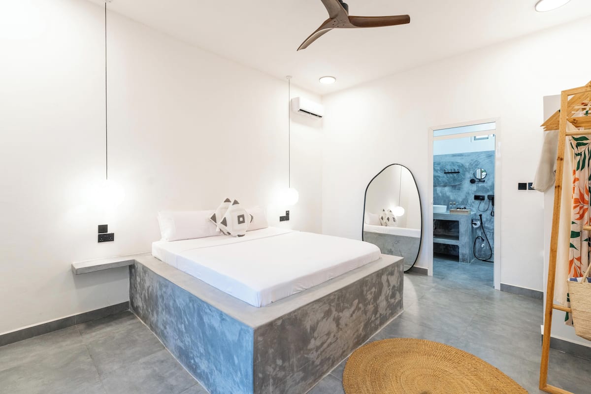 Superior-dobbeltværelse | Pengeskab på værelset, mørklægningsgardiner, gratis Wi-Fi, sengetøj