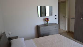 4 bedrooms, WiFi, bed sheets