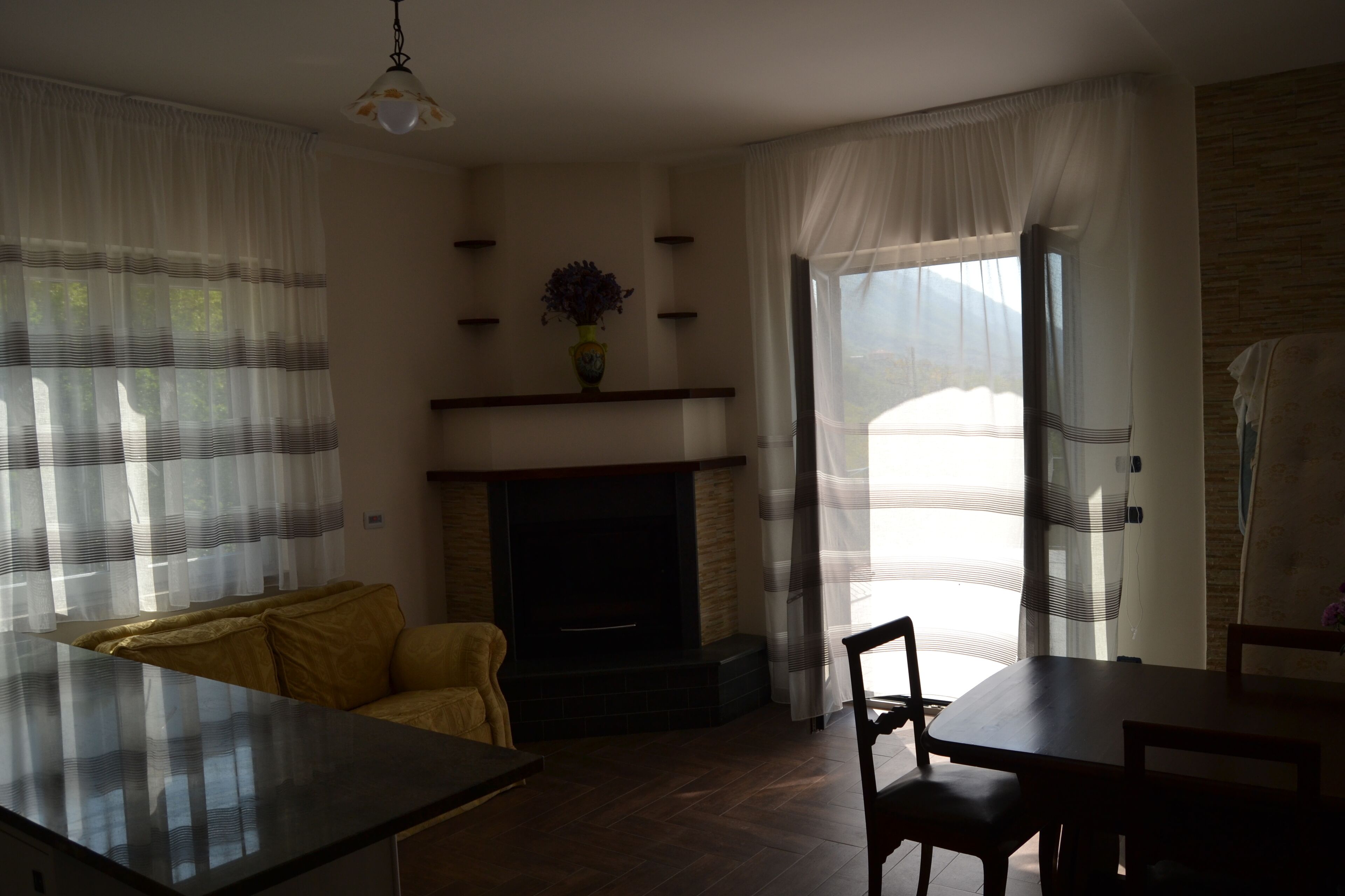 Télévision, cheminée