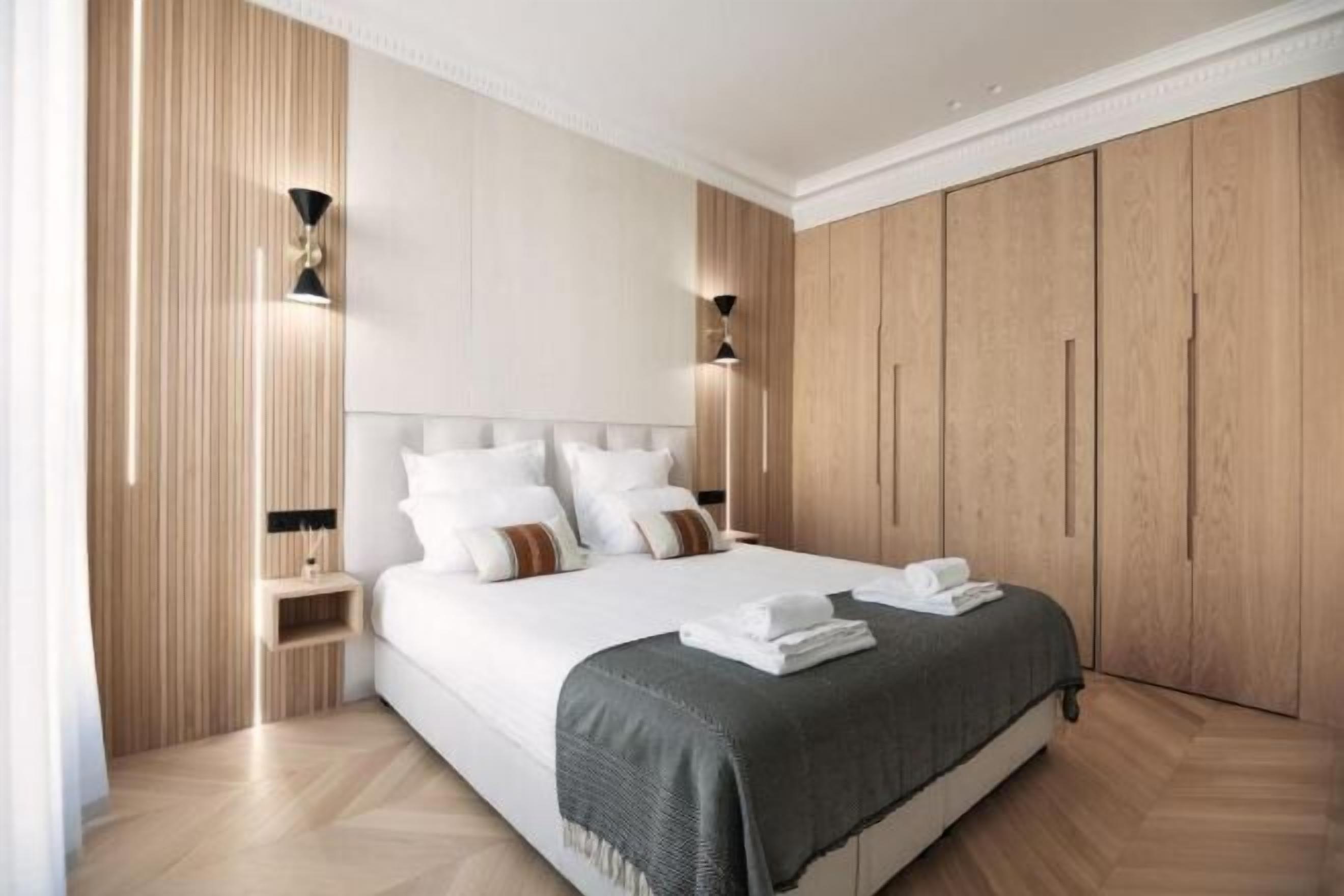 Premium bedding, pillow-top beds, in-room safe, individually decorated