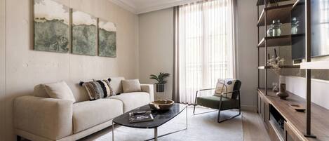 Réaumur II | Living area | Smart TV, Netflix, books, streaming services