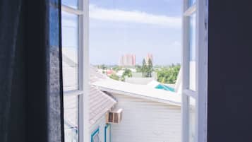 Marlin Twin Private Room | Laptop workspace, iron/ironing board, free WiFi, bed sheets