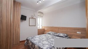 3 makuuhuonetta, silitysrauta/-lauta, Wi-Fi, vuodevaatteet