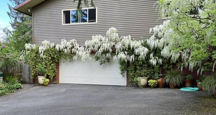 Spacious, Beautiful & Private Hillside Oasis, SW PDX & free coffee!