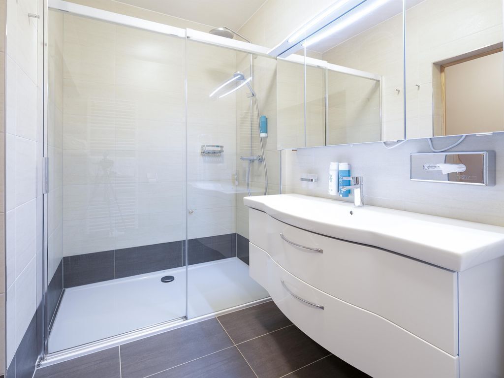 Dreibettzimmer - Finkensteiner Hof, Dion Hotels & Resorts Gmbh - Villach