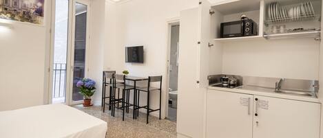 2 室のベッドルーム、WiFi (無料)、ベッドシーツ