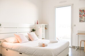 2 chambres, fer et planche à repasser, Wi-Fi, draps fournis