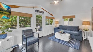 Living area - Remodeled 2BR -Prime Location -Private Views Patio (Avalon)
