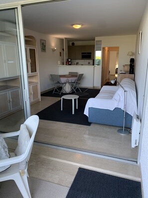 Télévision, chaîne hi-fi