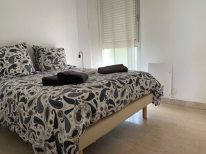 1 chambre, fer et planche à repasser, Wi-Fi gratuit, draps fournis