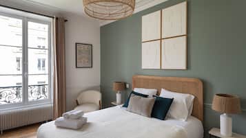 4 bedrooms, iron/ironing board, free WiFi, bed sheets