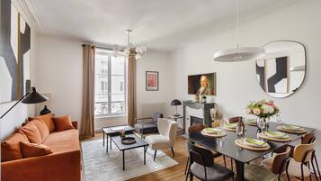 Télévision, cheminée