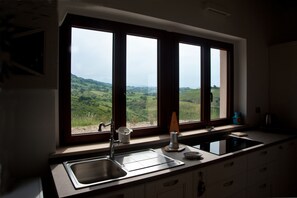 Geladeira, fogão, cooktop, lava-louças