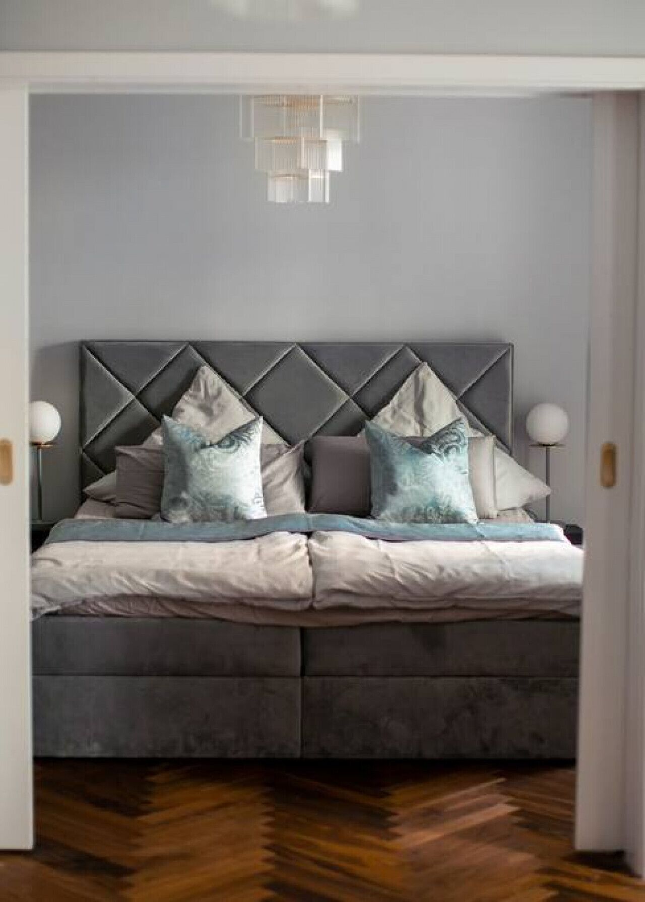 1 habitación, tabla de planchar con plancha y wifi 