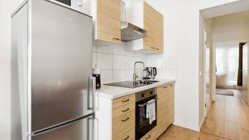 Kühlschrank, Ofen, Herdplatte, Geschirrspüler