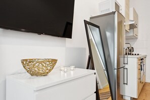 Fridge, oven, stovetop, dishwasher - Gemütliche 2-Zi-Wohnung (Berlin)