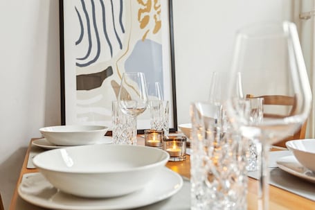Dining. Schöne 2-Zi-Wohnung in Charlottenburg