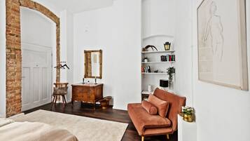 2 Schlafzimmer, Schreibtisch, Bügeleisen/Bügelbrett, WLAN