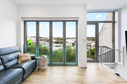 The Perfect Pad on the Shore seconds to Stadium