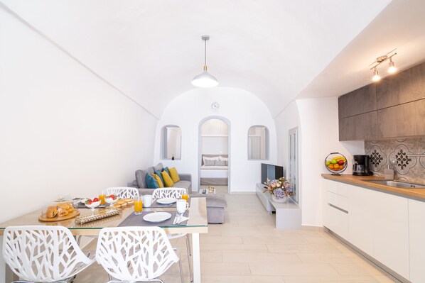 Ferienhaus | Eigene Küche | Kühlschrank, Ofen, Grillplatte, Kücheninsel