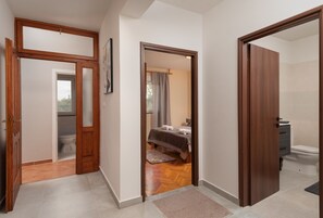 2 Schlafzimmer, Zimmersafe, Bügeleisen/Bügelbrett, WLAN