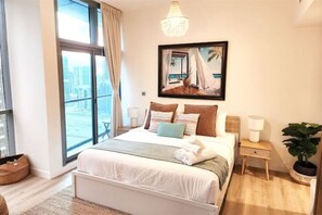 1 Schlafzimmer, Schreibtisch, Bügeleisen/Bügelbrett