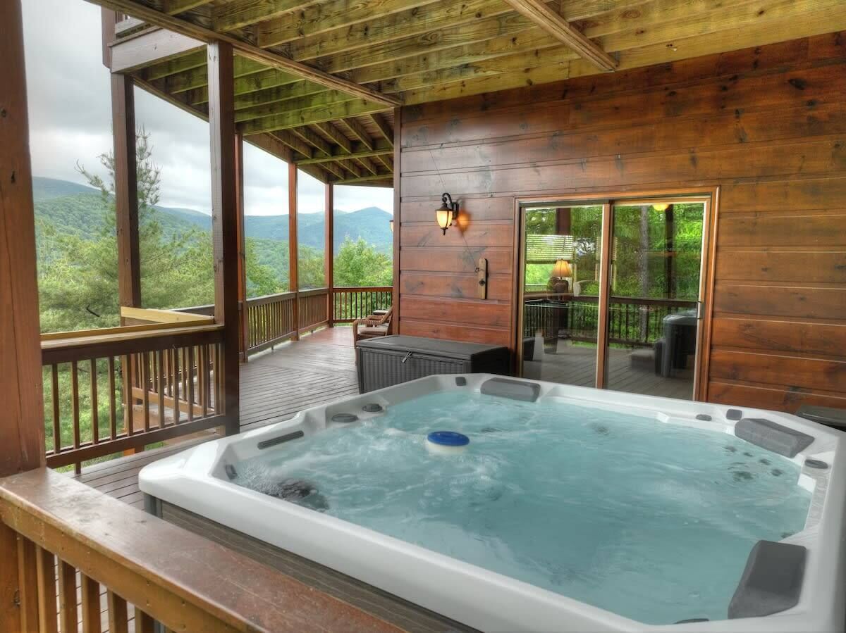 Misty Mtn Hideaway|Book 2 Nights Get 3rd Free!
