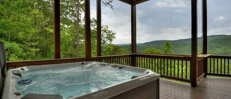 Outdoor spa tub