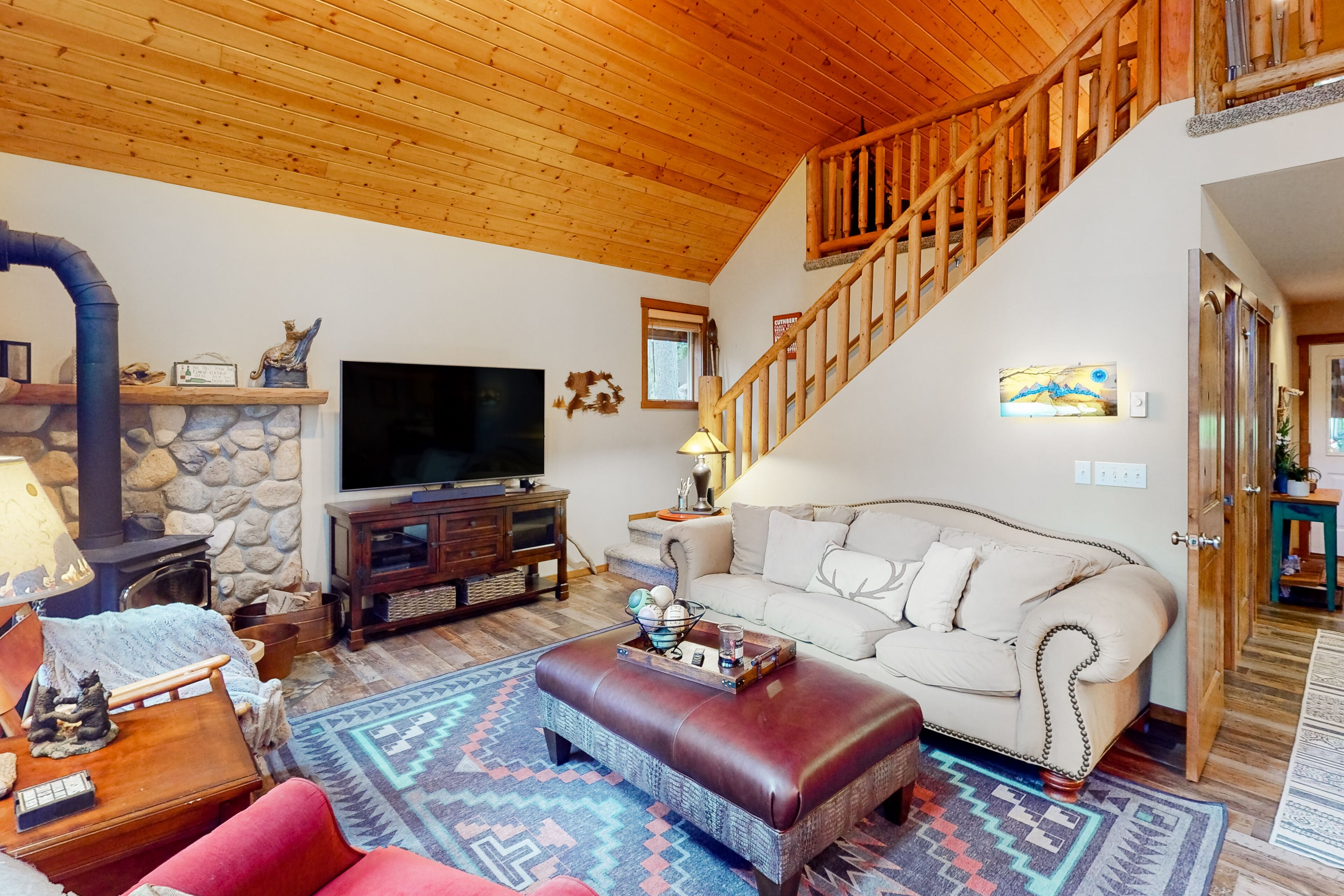 Televisie en een open haard